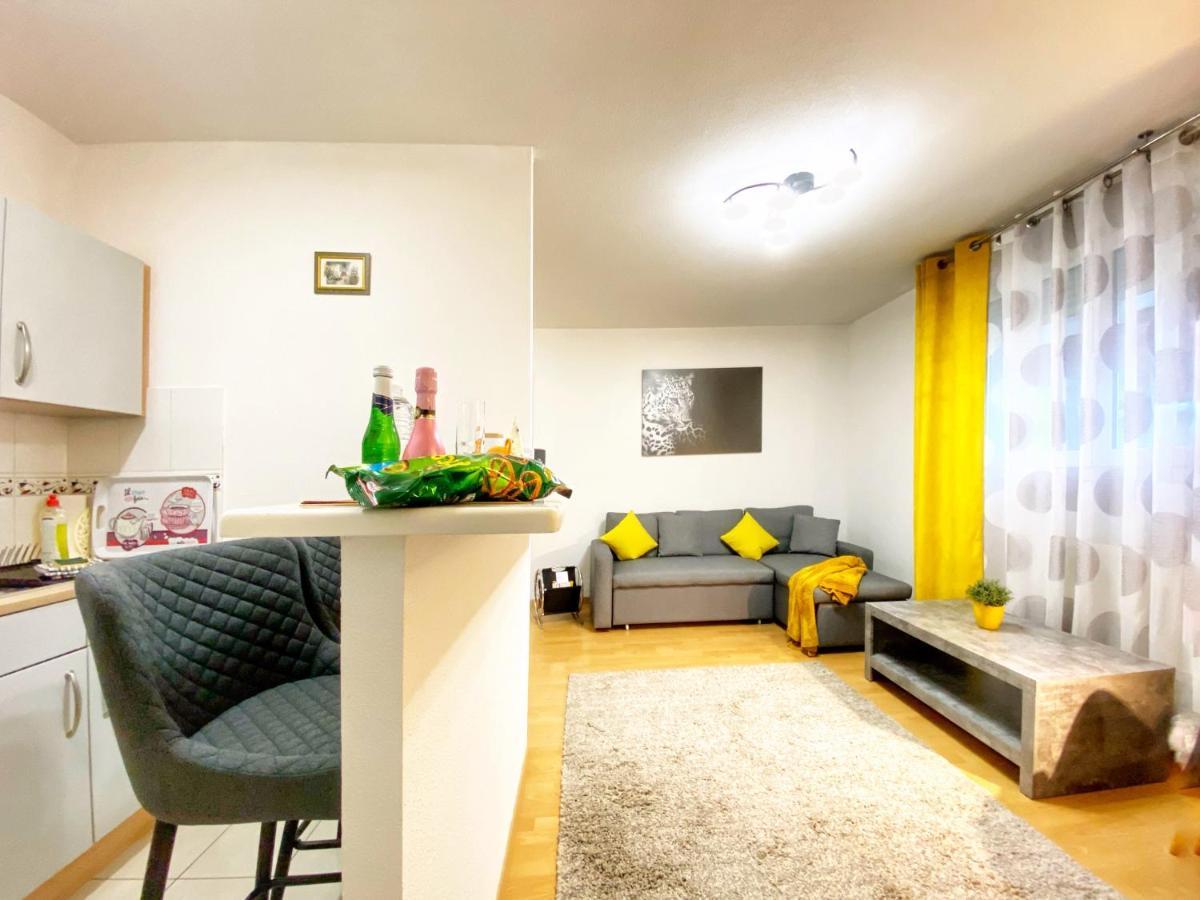 Centre Ville Au Calme , Parking Prive Interieur Car Et Bike サヴェルヌ エクステリア 写真